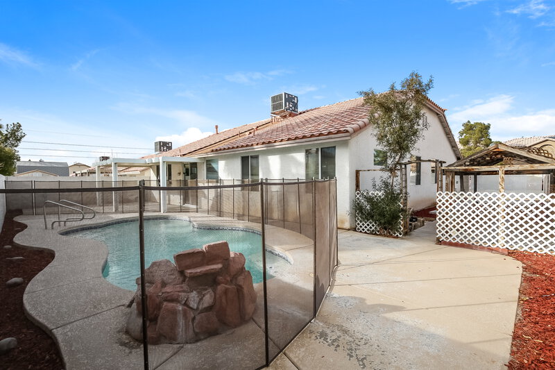 2,330/Mo, 5991 Halehaven Dr Las Vegas, NV 89110 Rear View