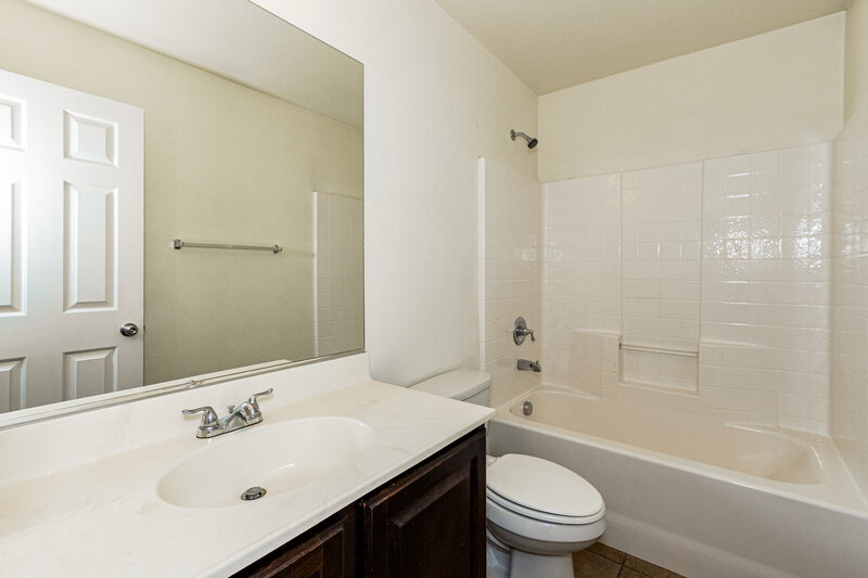 2,245/Mo, 5973 Alington Bend Dr Las Vegas, NV 89139 Bathroom View