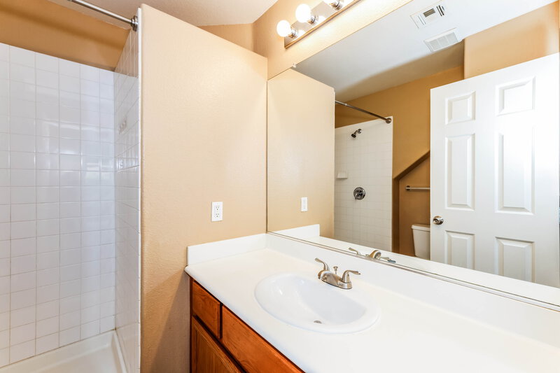 2,925/Mo, 5136 Marsh Butte St Las Vegas, NV 89148 Bathroom View 2