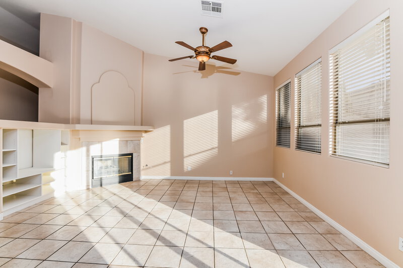 2,160/Mo, 8932 Shale Valley St Las Vegas, NV 89123 Den Dining Room View 2
