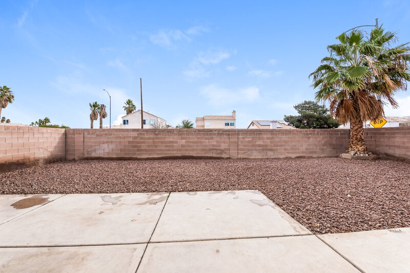 3,060/Mo, 4846 Little Cayman St North Las Vegas, NV 89031 Backyard View