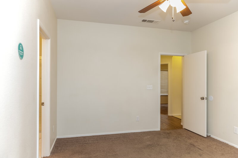 1,900/Mo, 462 Opal Dr Henderson, NV 89015 Main Bedroom View 3