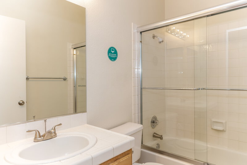 1,900/Mo, 462 Opal Dr Henderson, NV 89015 Bathroom View