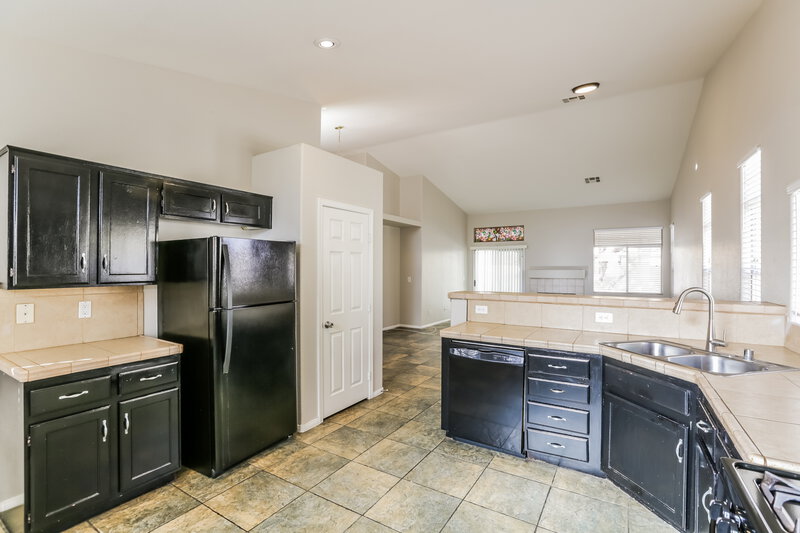 1,955/Mo, 6364 Gentlewood Ave Las Vegas, NV 89130 Kitchen View 2