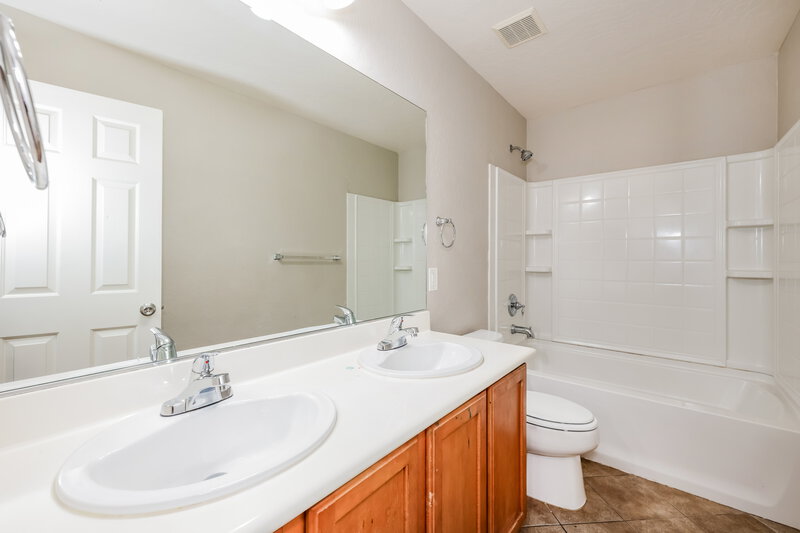 0/Mo, 1038 Copper Palm Ct Henderson, NV 89002 Bathroom View