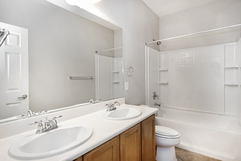 2,435/Mo, 1038 Copper Palm Ct Henderson, NV 89002 Bathroom View