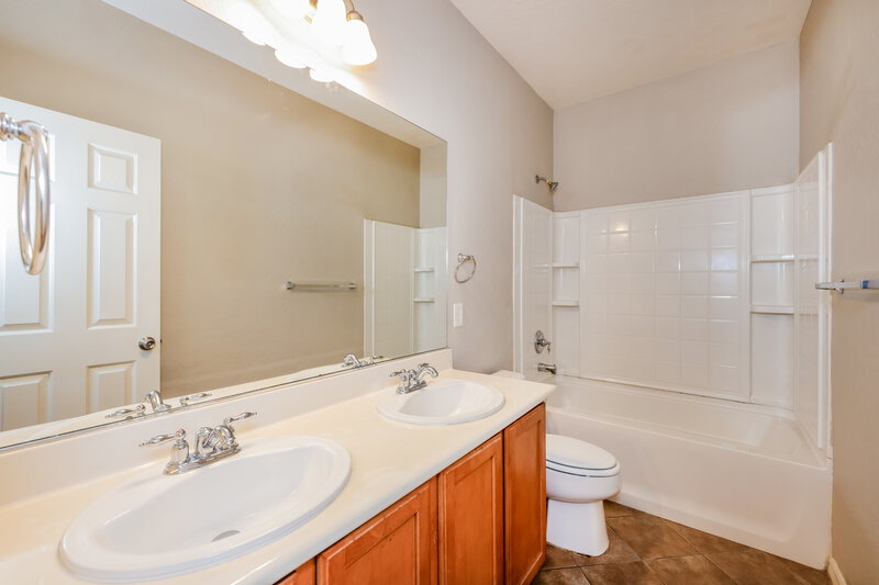 0/Mo, 1038 Copper Palm Ct Henderson, NV 89002 Bathroom View 2