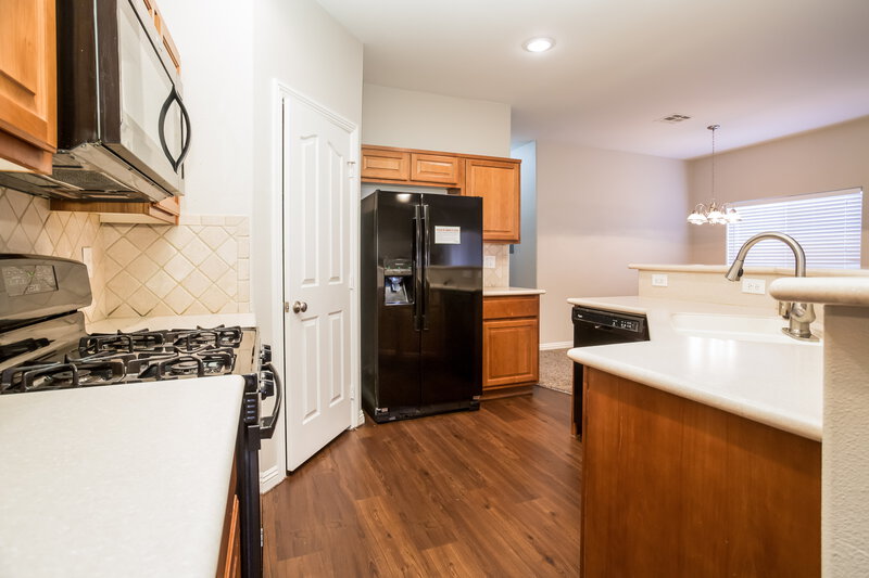 1,620/Mo, 5504 High Wager Way Unit 103 Las Vegas, NV 89122 Kitchen View