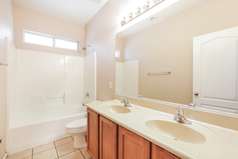 2,410/Mo, 8577 Peaceful Dreams St Las Vegas, NV 89139 Bathroom View