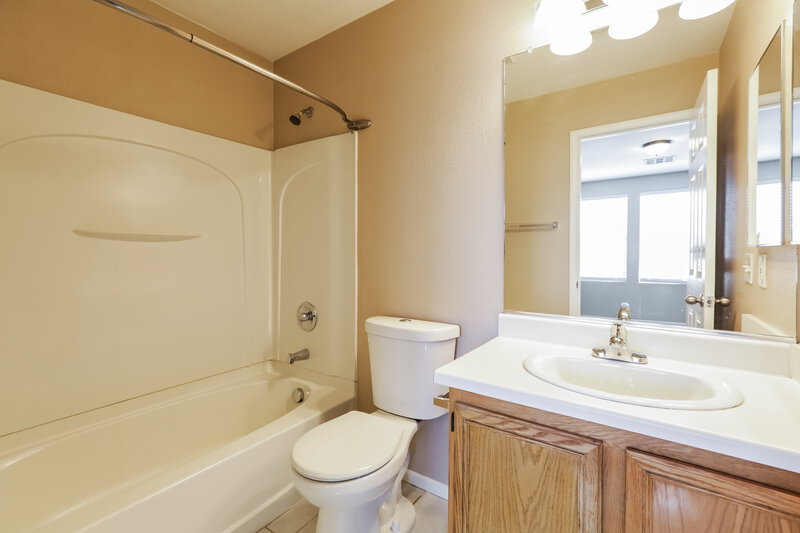 1,845/Mo, 5982 Red Raspberry Ct Las Vegas, NV 89142 Main Bathroom View
