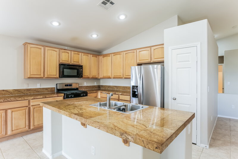 2,130/Mo, 7928 Villa Salsa Ave Las Vegas, NV 89131 Kitchen View