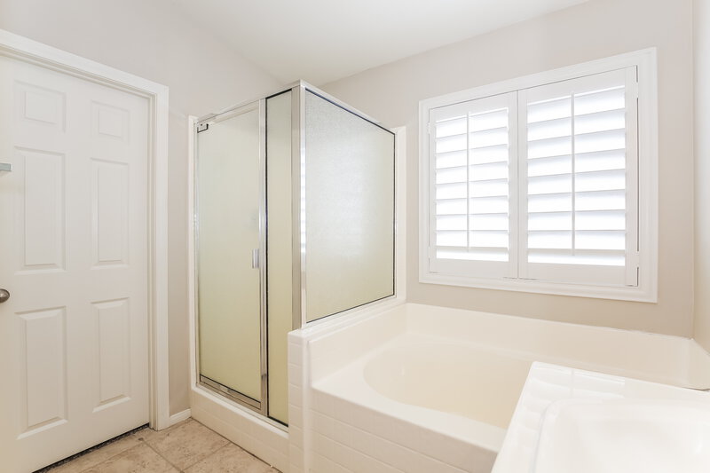 2,130/Mo, 7928 Villa Salsa Ave Las Vegas, NV 89131 Main Bathroom View 2