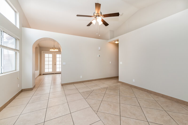 0/Mo, 1532 Helen Belle Dr Las Vegas, NV 89110 Living Room View