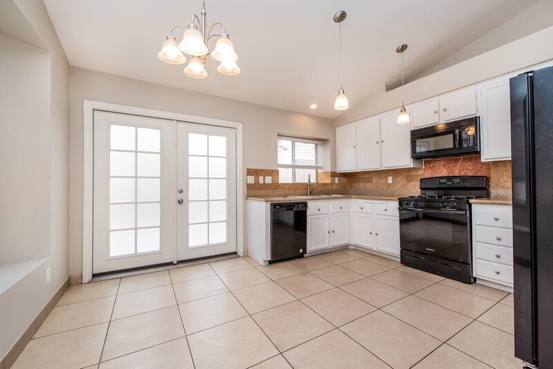 0/Mo, 1532 Helen Belle Dr Las Vegas, NV 89110 Dining Room View