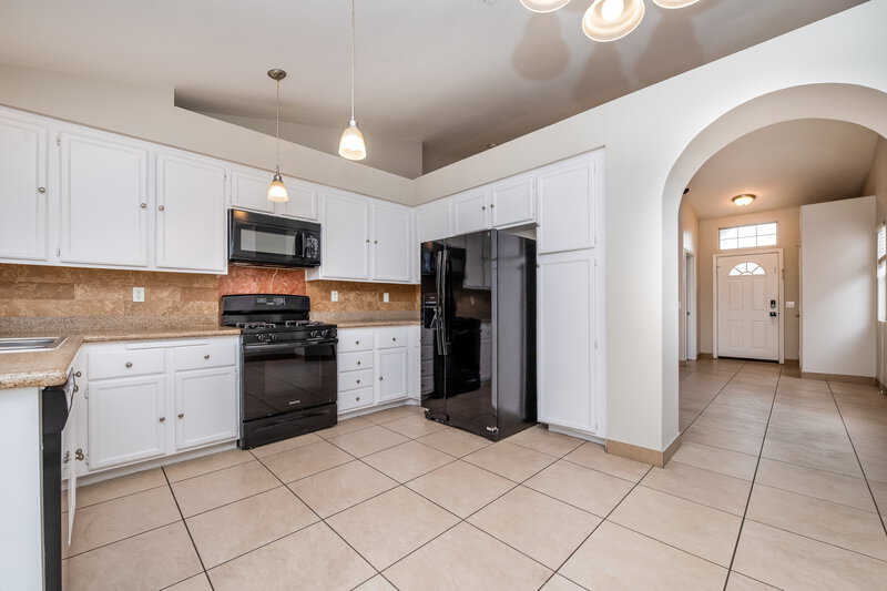 0/Mo, 1532 Helen Belle Dr Las Vegas, NV 89110 Kitchen View