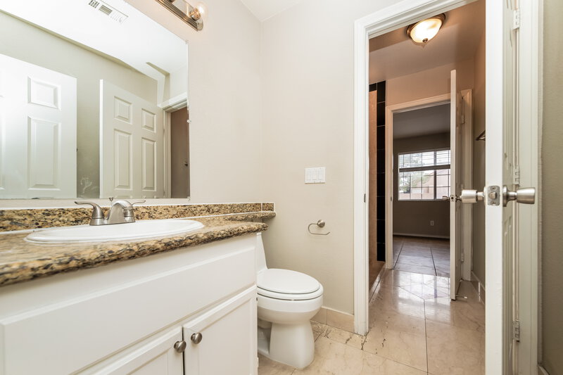 0/Mo, 1532 Helen Belle Dr Las Vegas, NV 89110 Bathroom View