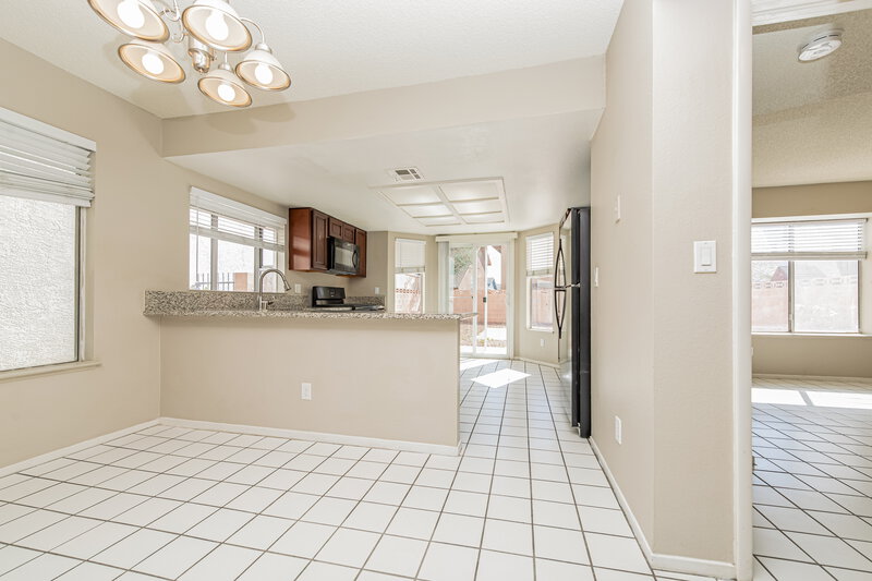 1,880/Mo, 4421 McBride Dr Las Vegas, NV 89108 Dining Room View