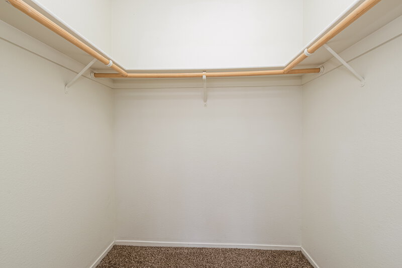 1,880/Mo, 4421 McBride Dr Las Vegas, NV 89108 Walk In Closet View