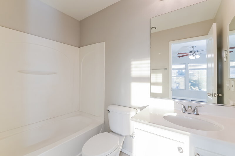 1,965/Mo, 1082 Paradise Coach Dr Henderson, NV 89002 Main Bathroom View