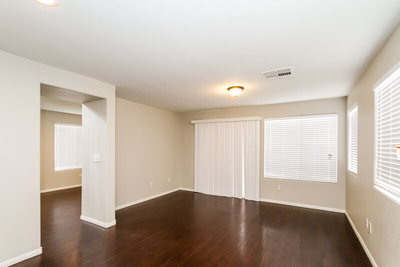 2,145/Mo, 7993 Twain Harte St Las Vegas, NV 89139 Dining Room View
