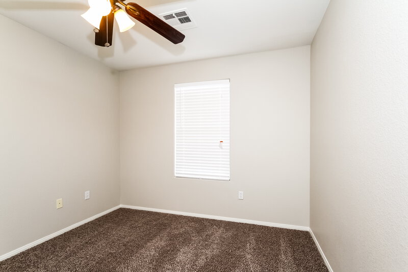 2,145/Mo, 7993 Twain Harte St Las Vegas, NV 89139 Bedroom View 4