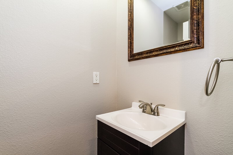 2,145/Mo, 7993 Twain Harte St Las Vegas, NV 89139 Bathroom View 3