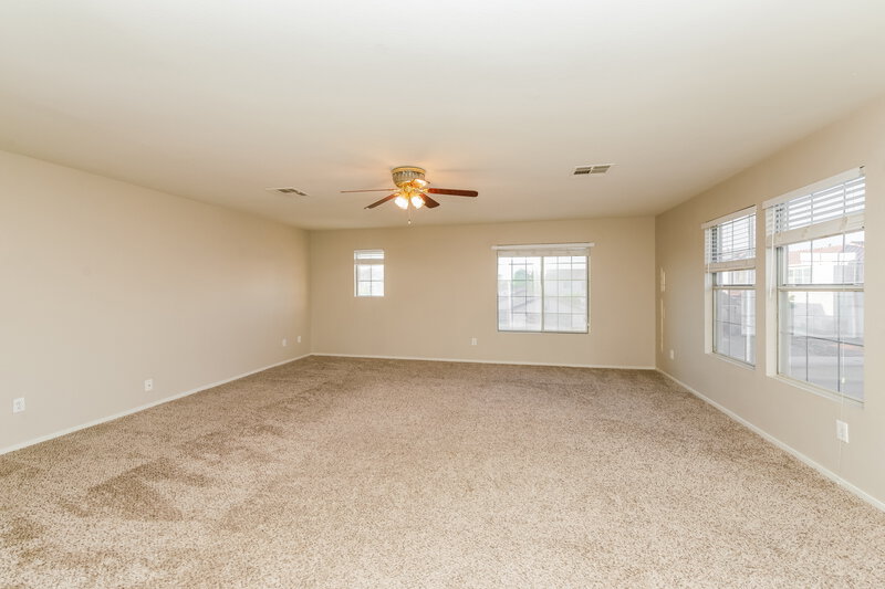 2,040/Mo, 8624 Majestic Pine Ave Las Vegas, NV 89143 Loft View