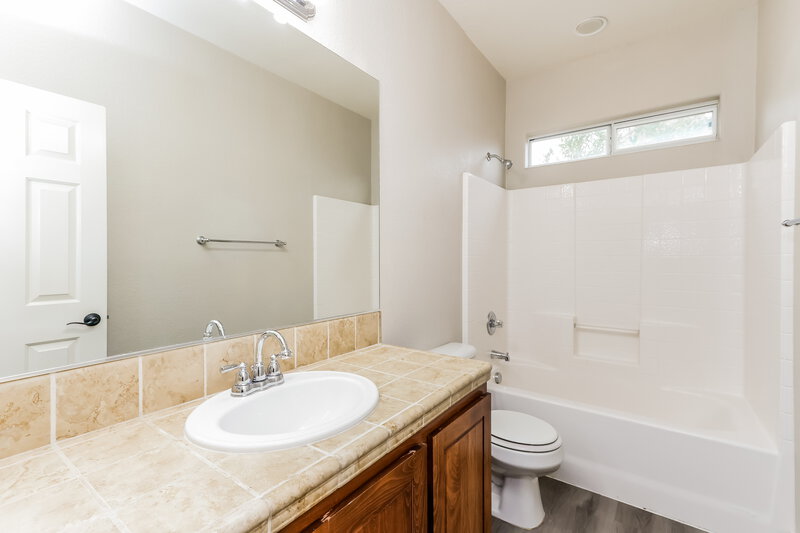 2,175/Mo, 9394 Black Wolf Ave Las Vegas, NV 89178 Bathroom View