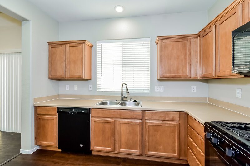 2,250/Mo, 7112 Mercurio Ave Las Vegas, NV 89131 Kitchen View 2