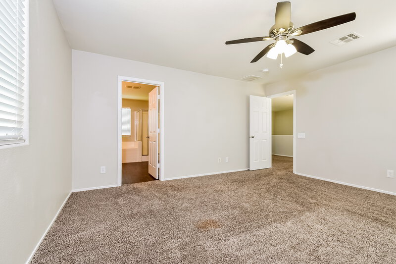 2,250/Mo, 7112 Mercurio Ave Las Vegas, NV 89131 Main Bedroom View 2