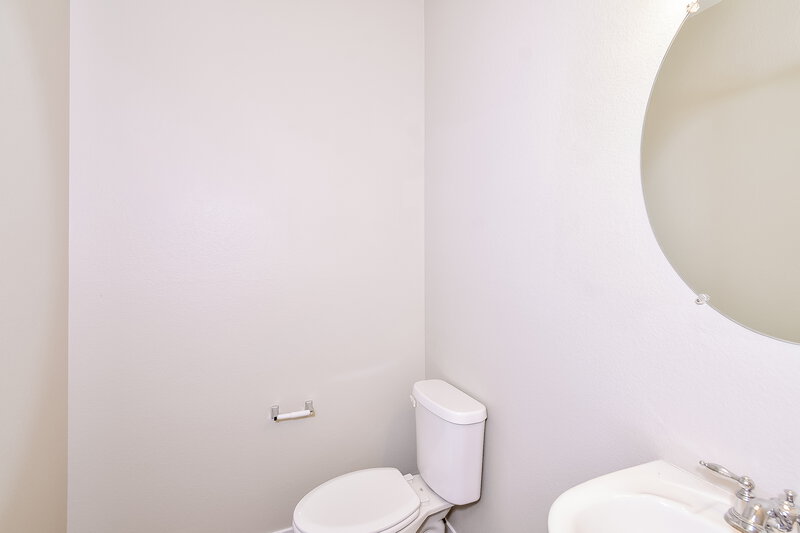 2,250/Mo, 7112 Mercurio Ave Las Vegas, NV 89131 Bathroom View