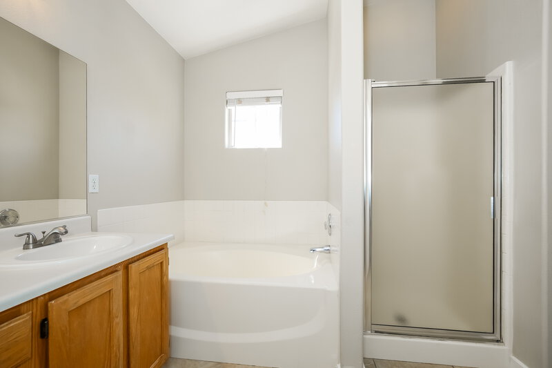 2,330/Mo, 3940 Camryn Holly St Las Vegas, NV 89129 Main Bathroom View 2