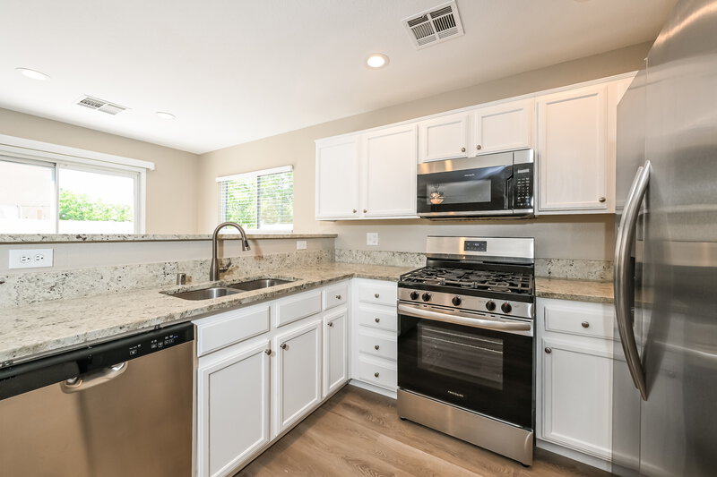 1,895/Mo, 10571 Alondra Peak St Las Vegas, NV 89183 Kitchen View 2