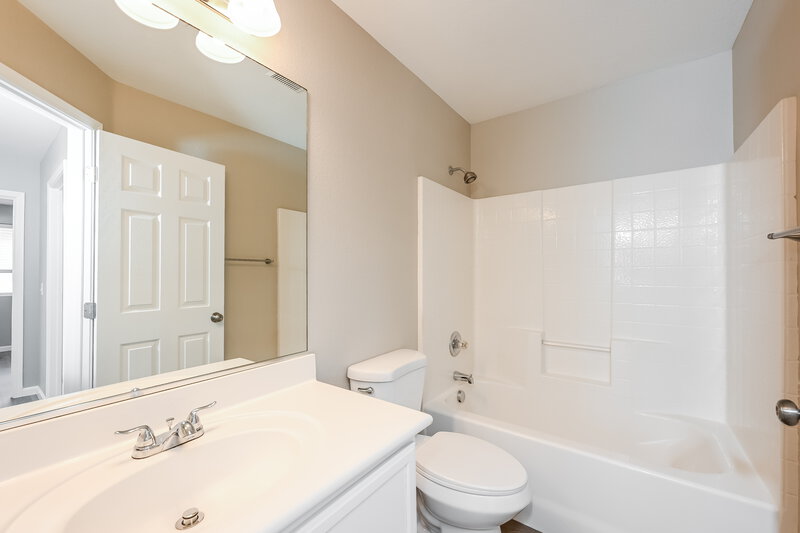 1,895/Mo, 10571 Alondra Peak St Las Vegas, NV 89183 Bathroom View