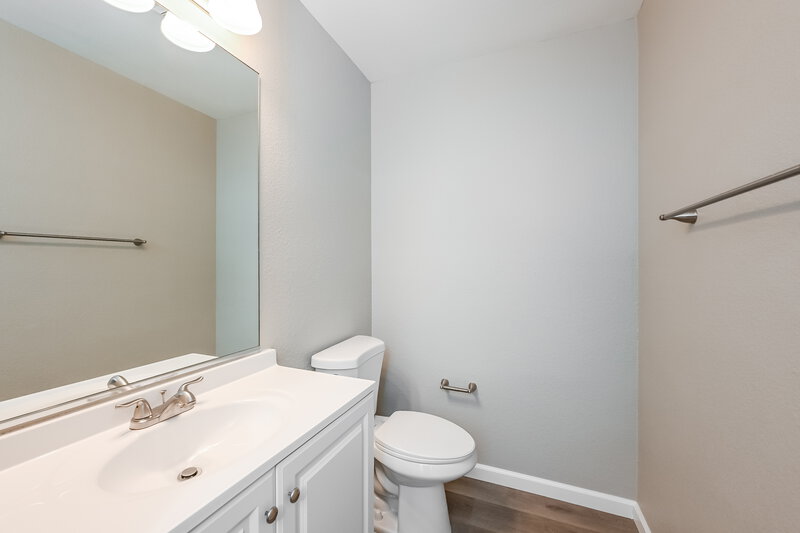 1,895/Mo, 10571 Alondra Peak St Las Vegas, NV 89183 Bathroom View 2