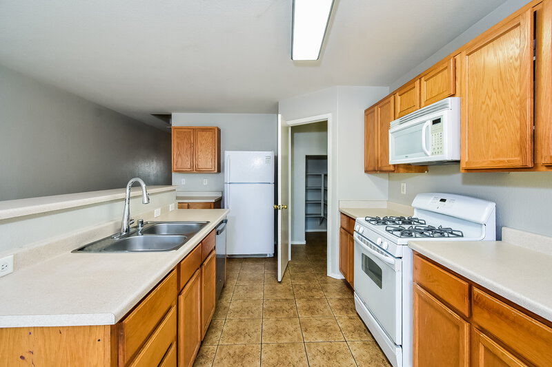 2,220/Mo, 1203 Emerald Stone Ave North Las Vegas, NV 89081 Kitchen View 2