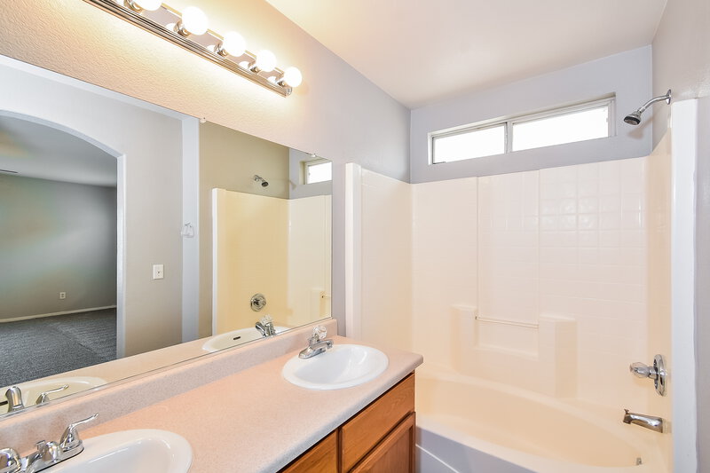 2,220/Mo, 1203 Emerald Stone Ave North Las Vegas, NV 89081 Main Bathroom View