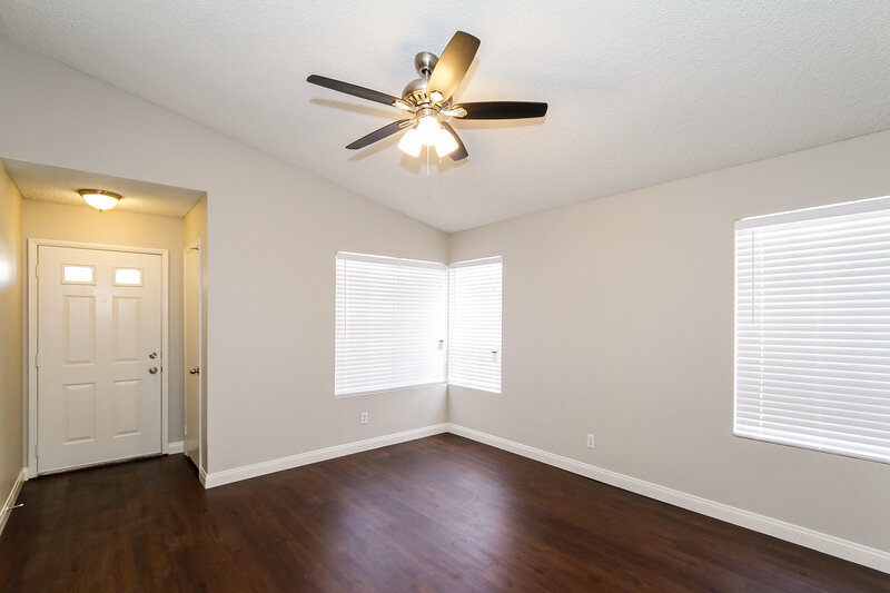 1,910/Mo, 4616 Belshire Dr Las Vegas, NV 89147 Dining Room View