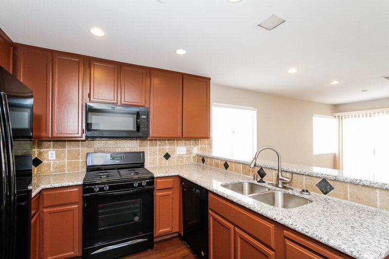 1,910/Mo, 4616 Belshire Dr Las Vegas, NV 89147 Kitchen View 2