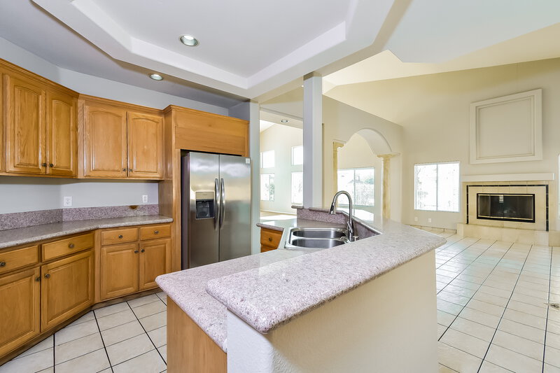 4,450/Mo, 6228 Morning Vista Dr Las Vegas, NV 89110 Kitchen View 3