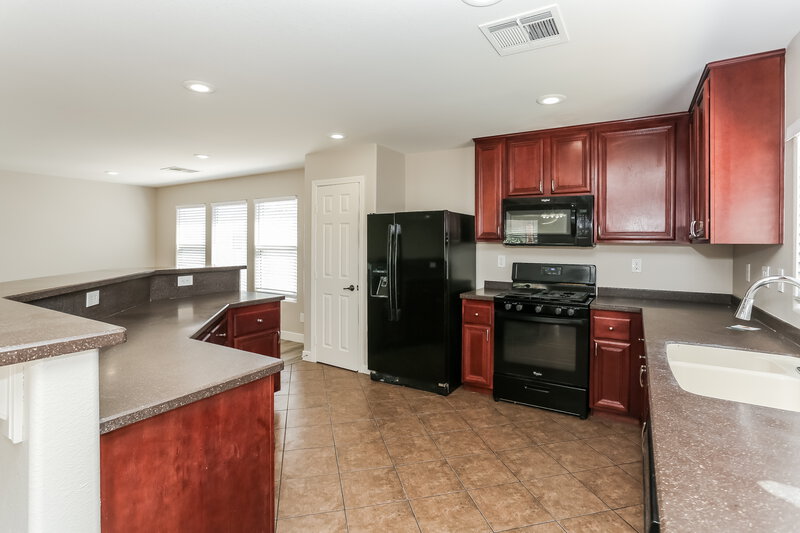 2,365/Mo, 7483 Edgecove Ct Las Vegas, NV 89139 Kitchen View