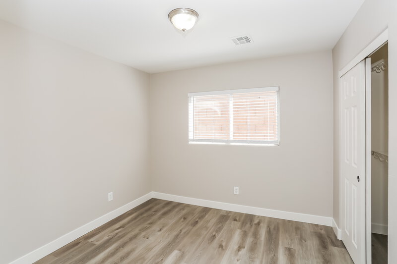2,365/Mo, 7483 Edgecove Ct Las Vegas, NV 89139 Bedroom View 2