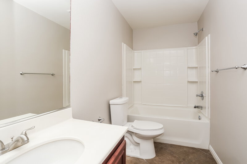 2,365/Mo, 7483 Edgecove Ct Las Vegas, NV 89139 Bathroom View