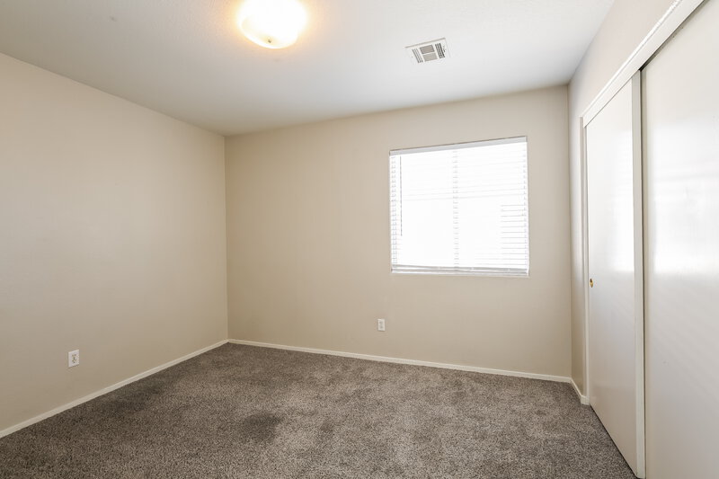 1,885/Mo, 5420 Pepperpike Ave Las Vegas, NV 89130 Bedroom View