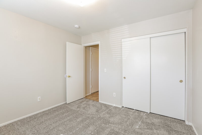 2,040/Mo, 5420 Pepperpike Ave Las Vegas, NV 89130 Bedroom View 2