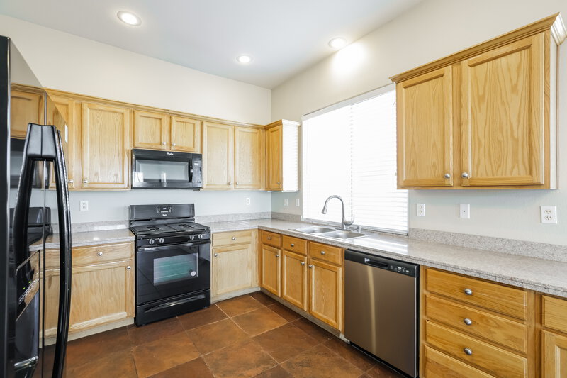 0/Mo, 5926 Garden Vista St Las Vegas, NV 89113 Kitchen View