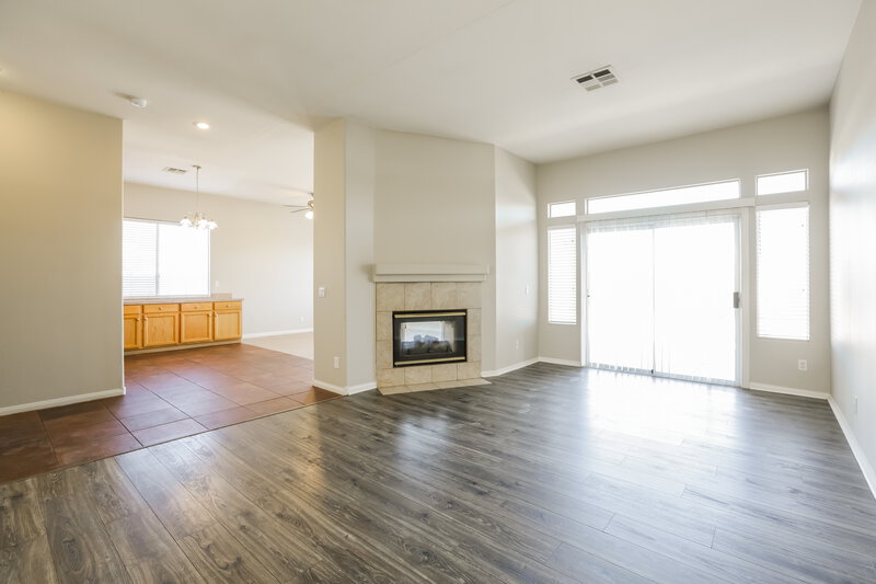0/Mo, 5926 Garden Vista St Las Vegas, NV 89113 Sitting Room View