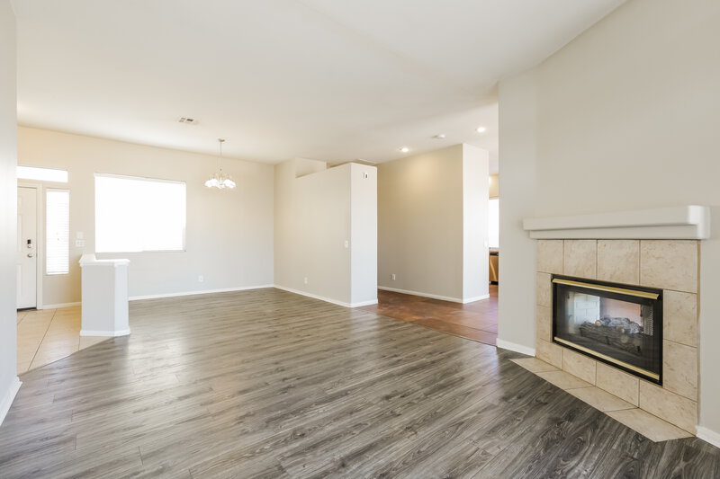 0/Mo, 5926 Garden Vista St Las Vegas, NV 89113 Sitting Room View 2