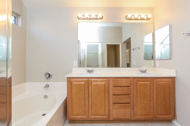 2,385/Mo, 9128 Black Elk Ave Las Vegas, NV 89143 Master Bathroom View