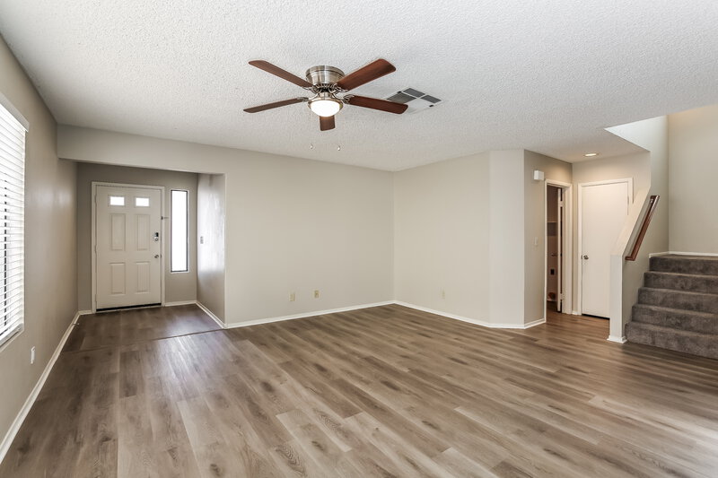 2,300/Mo, 9532 Wooden Pier Way Las Vegas, NV 89117 Living Room View